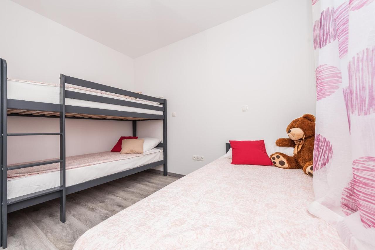 Apartments Janice Pakoštane Dış mekan fotoğraf
