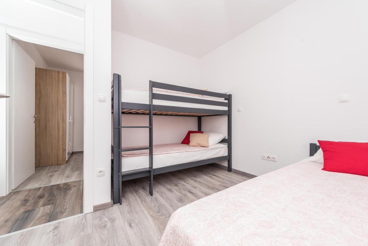 Apartments Janice Pakoštane Dış mekan fotoğraf